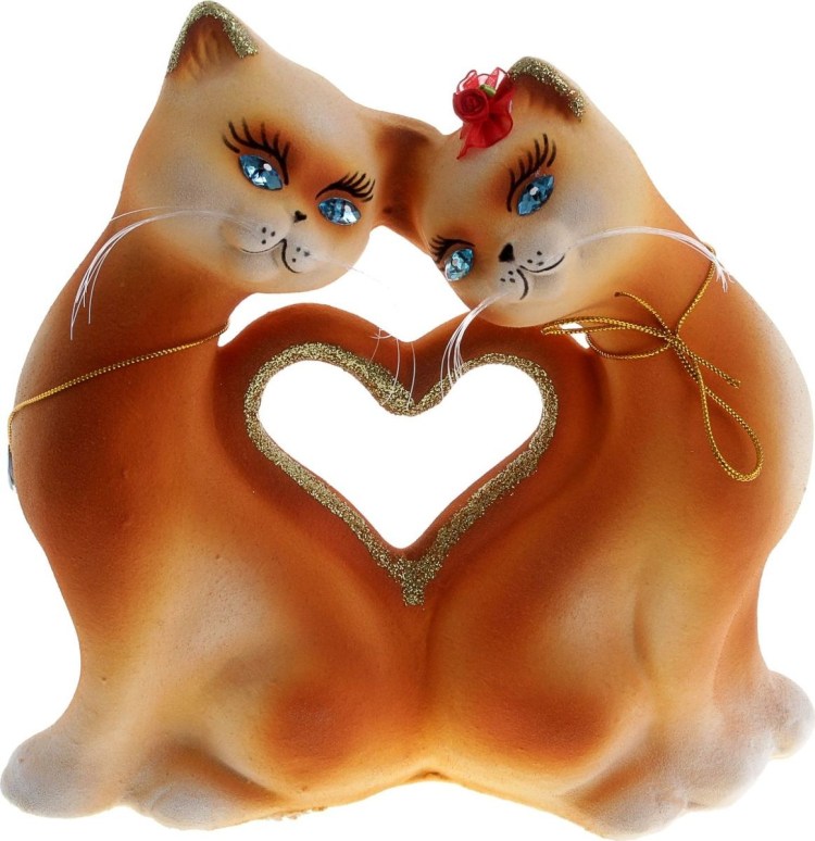 Кошка с сердечком