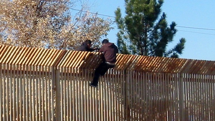 Защита забора от перелезания