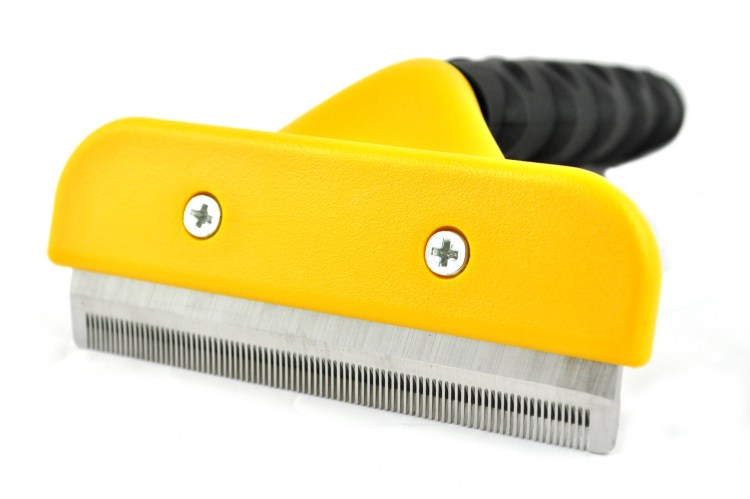 Для вычесывания кошек фурминатор