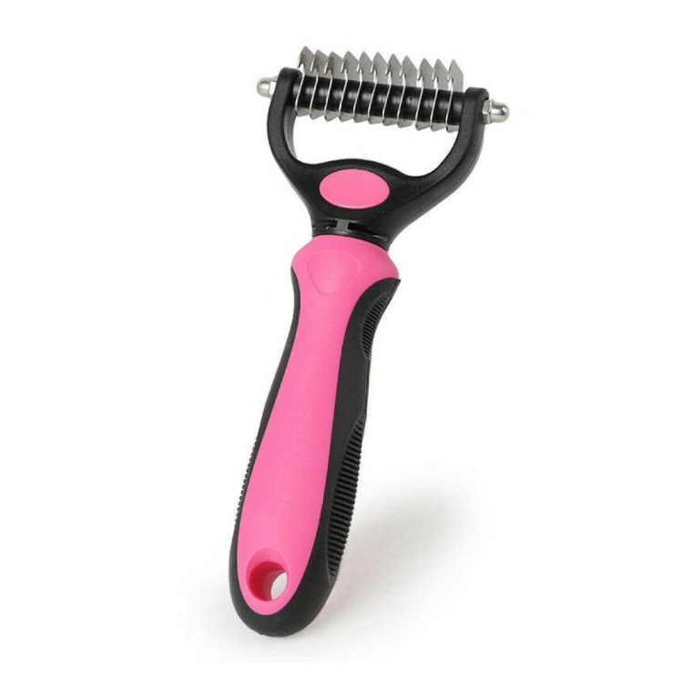 Для вычесывания шерсти у кошек фурминатор