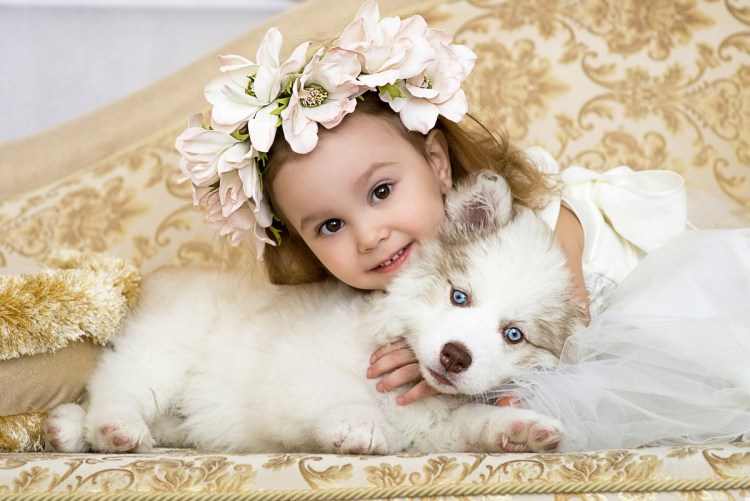 Девочка с собачкой