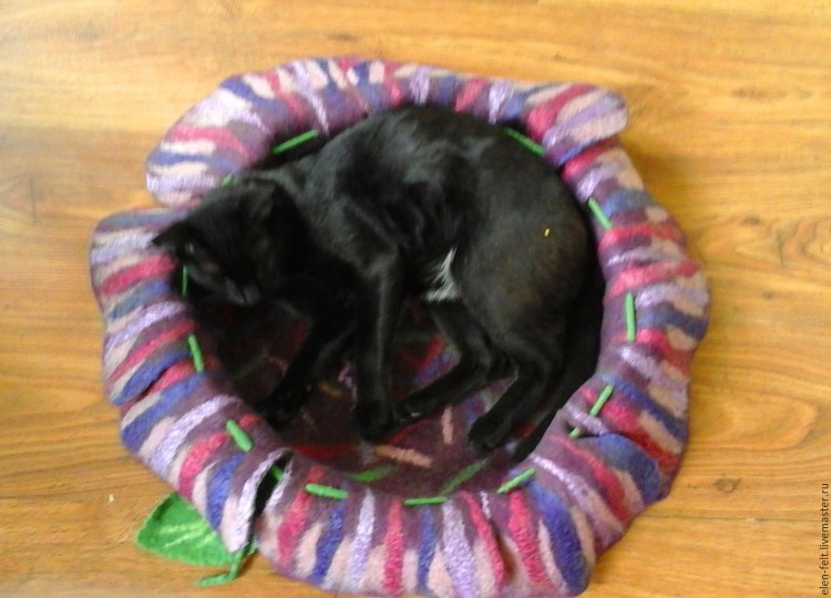 Подстилка для собаки из собачьей валяной шерсти