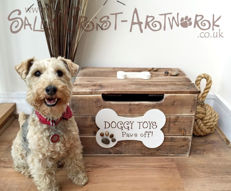 Коробка для собачьих игрушек