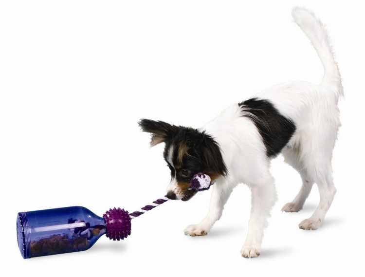 Лежанка для собаки из свитера