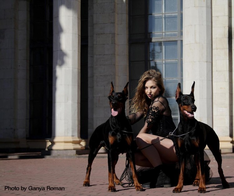 Дина и Доберман