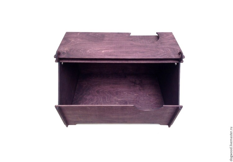 Лежанка для кошки из дерева