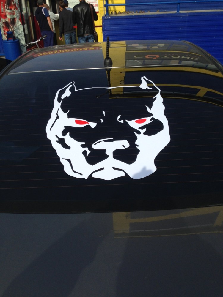 Наклейка на авто ВАЗ 2114 Лев сзади на стекло