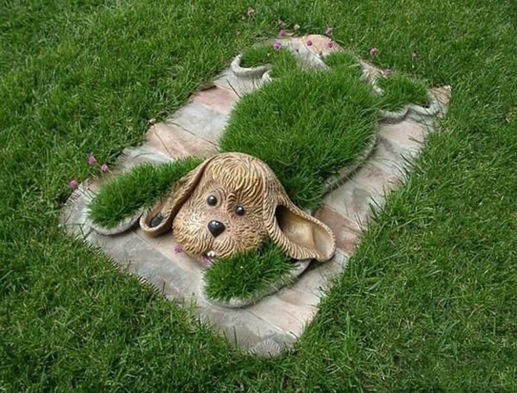 Собака с конурой