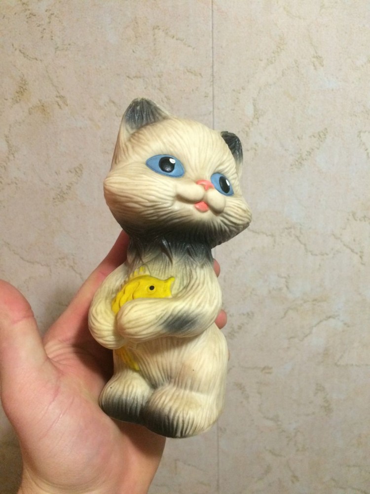 Игрушки для старой кошки