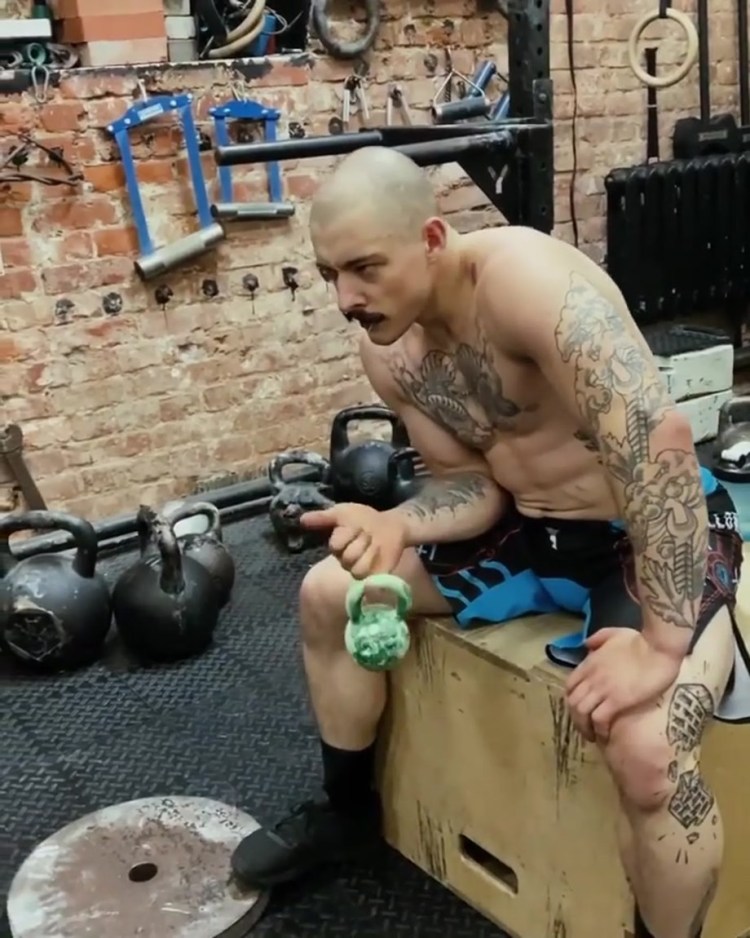 Татуировки Виктора блуда