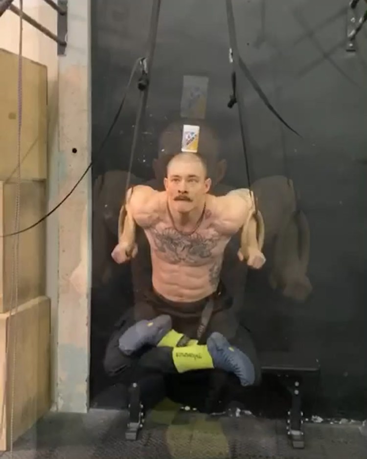 Виктор Блуд скинхед