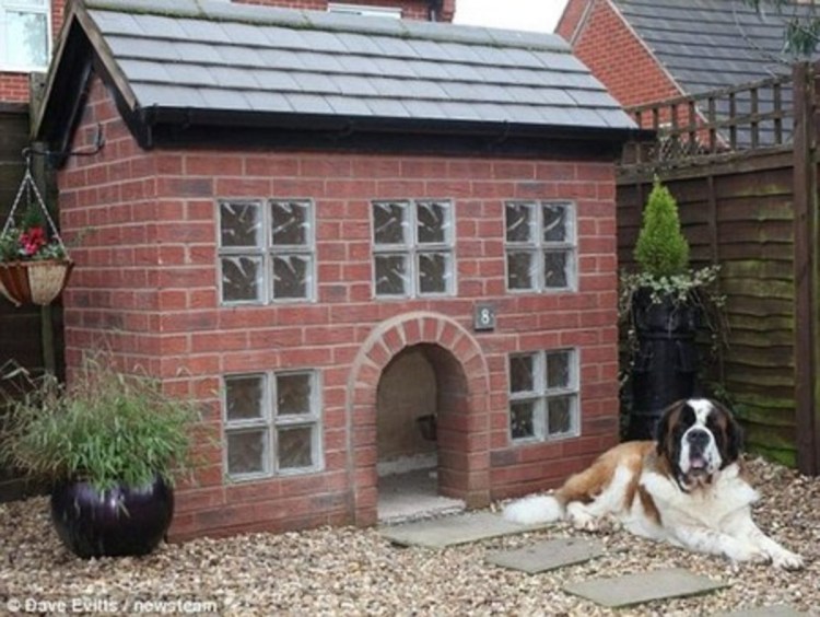 Кирпичная будка для собаки