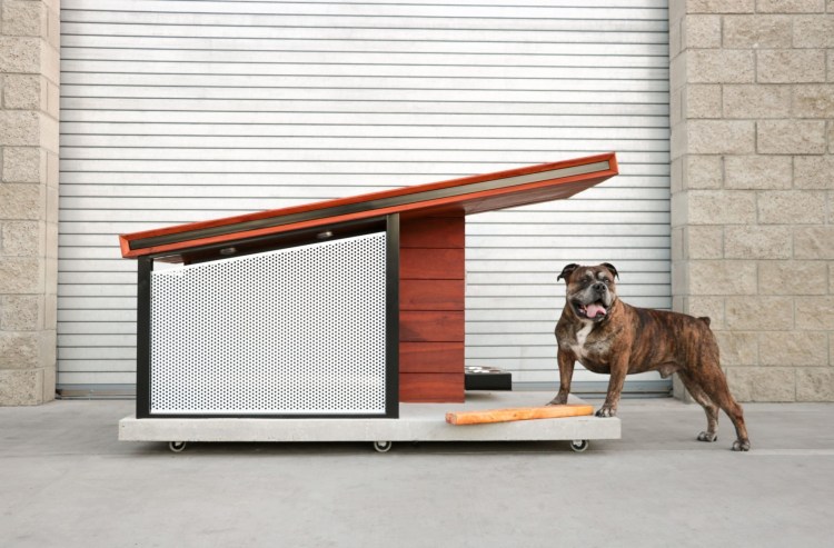 Будка с крыльцом