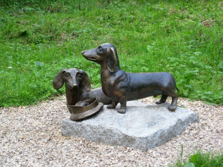 Таксы Чехова бром Исаевич и Хина Марковна