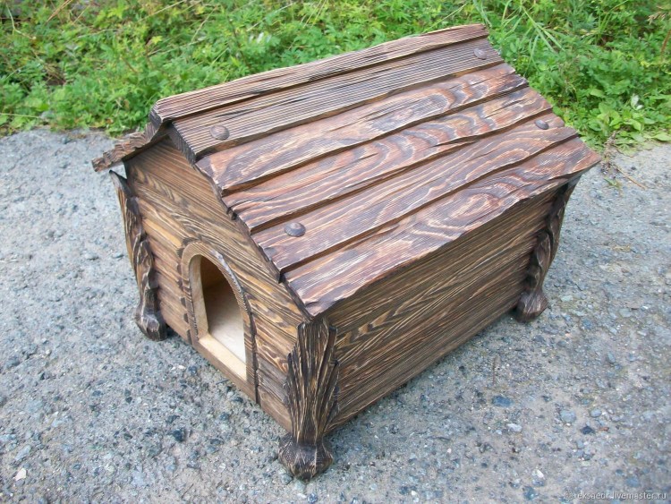 Кошачий домик из дерева
