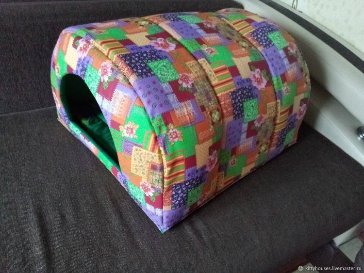 Домик для кошки из поролона