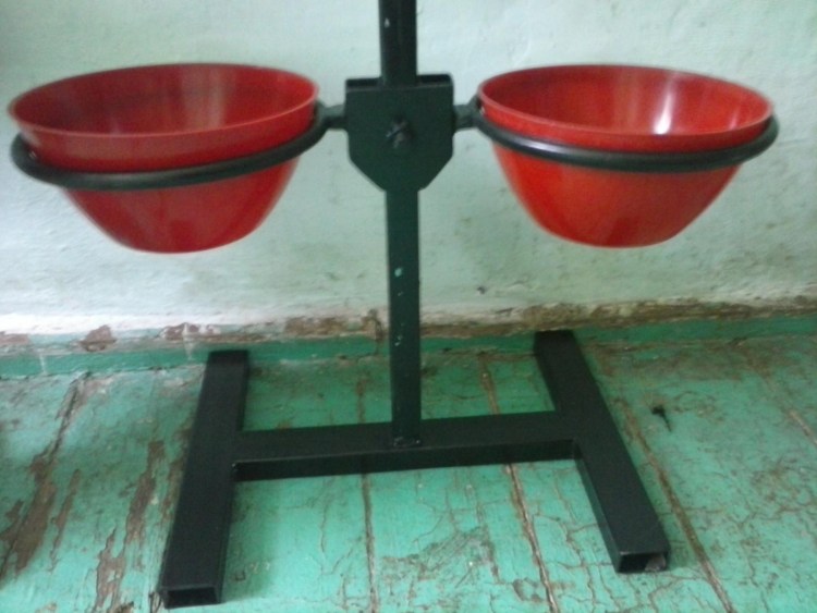 Подставка из фанеры для собаки