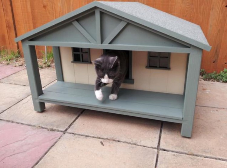 Домики для бездомных кошек